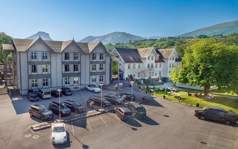 Gloppen Hotell - by Classic Norway Hotels image