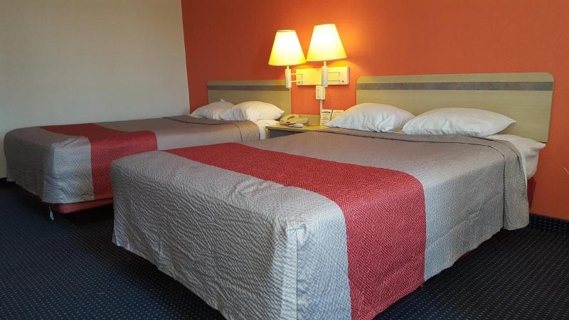 Red Carpet Inn image