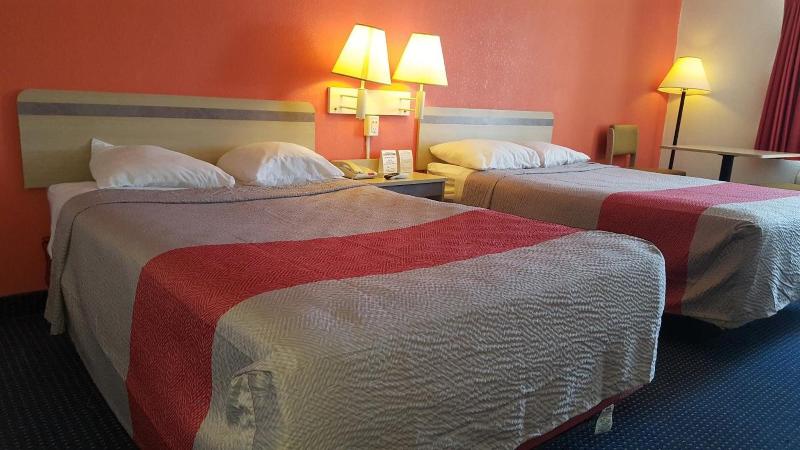 Red Carpet Inn image