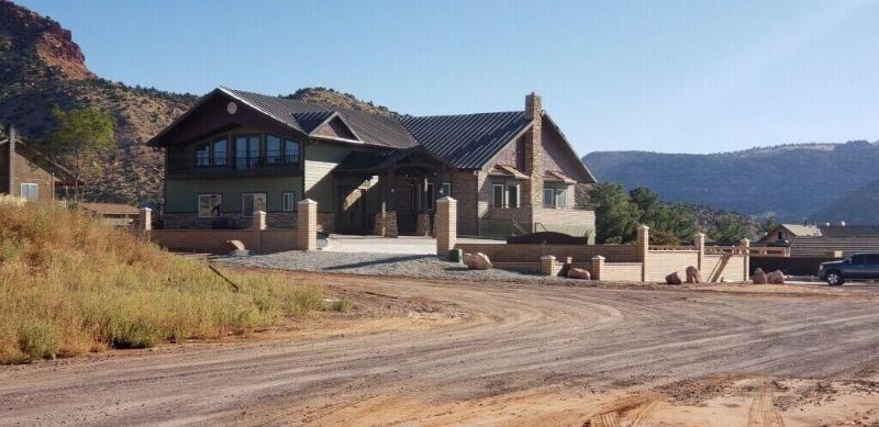 Zion Cliff Lodge image