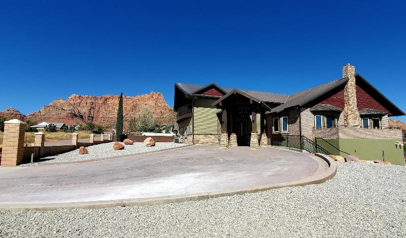 Zion Cliff Lodge image