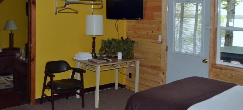 AJ's Walleye Lodge image 6