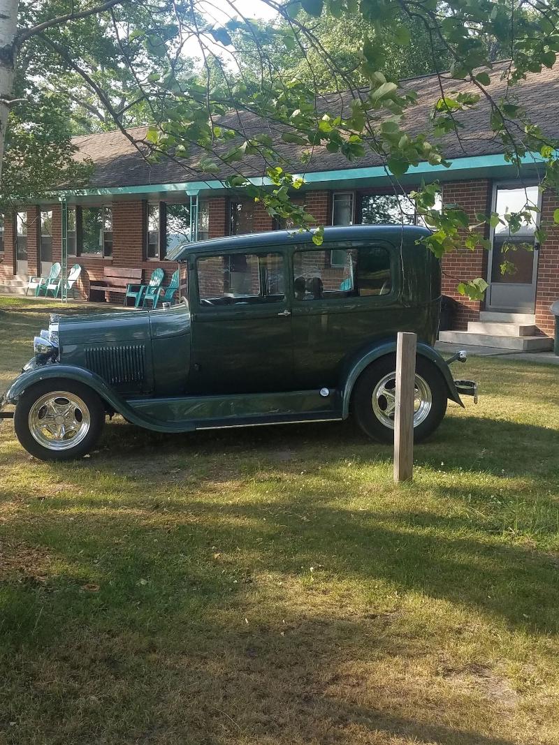 Historic Birch Lodge And Motel image