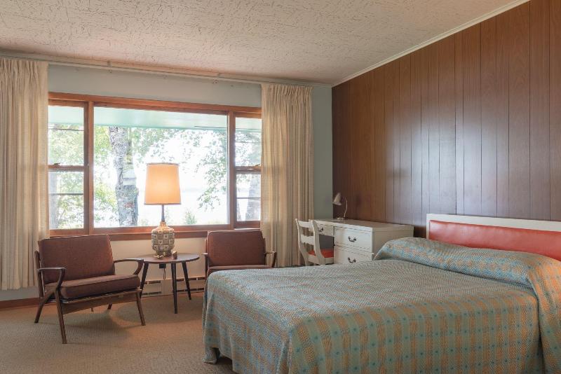 Historic Birch Lodge And Motel image