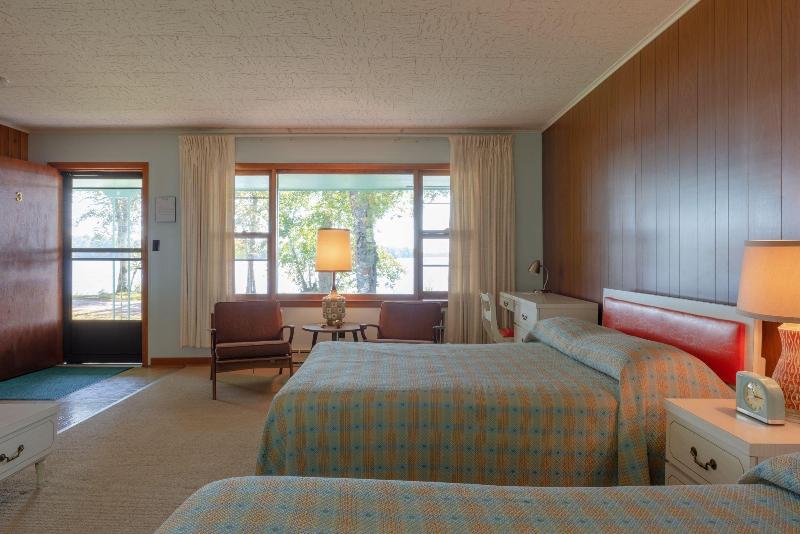 Historic Birch Lodge And Motel image