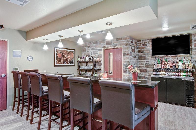 Cobblestone Hotel & Suites – Pulaski/Green Bay image