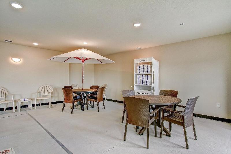 Cobblestone Hotel & Suites – Pulaski/Green Bay image