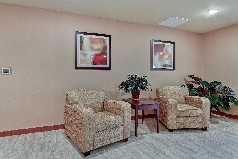 Cobblestone Hotel & Suites – Pulaski/Green Bay image