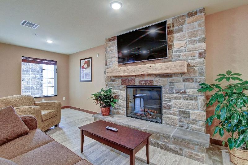 Cobblestone Hotel & Suites – Pulaski/Green Bay image