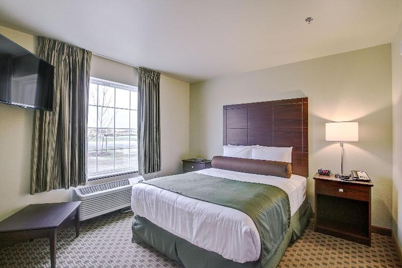 Cobblestone Hotel & Suites – Pulaski/Green Bay image 2