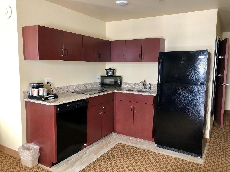 Cobblestone Hotel & Suites – Pulaski/Green Bay image