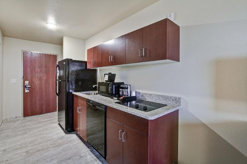 Cobblestone Hotel & Suites – Pulaski/Green Bay image 9