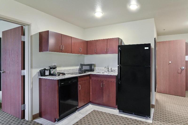 Cobblestone Hotel & Suites – Pulaski/Green Bay image 7