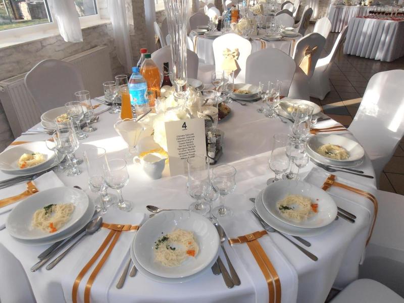 Restauracja i Sala Bankietowa AS-Noclegi