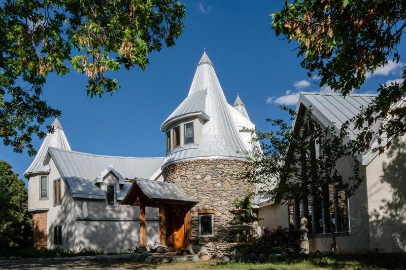 Wisehart Springs Inn image