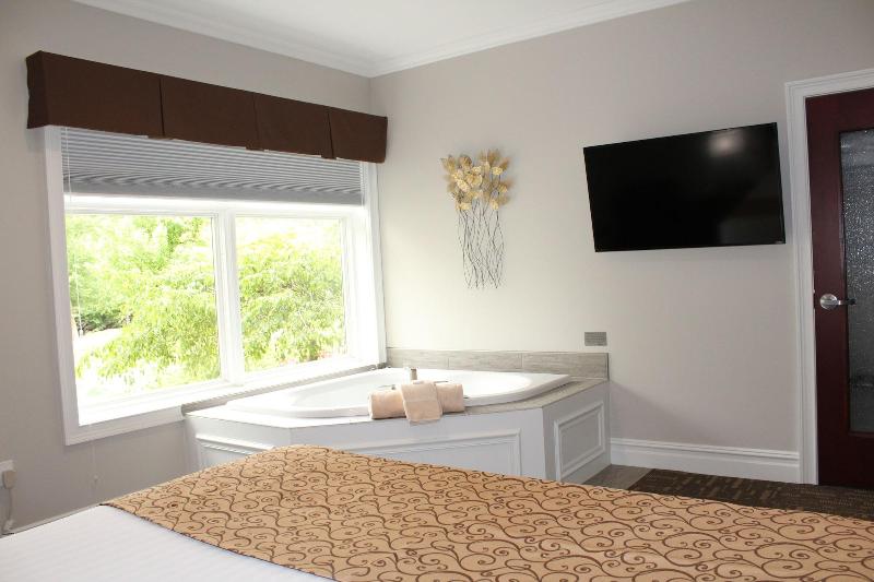 Riverwalk Place Resort & Spa image