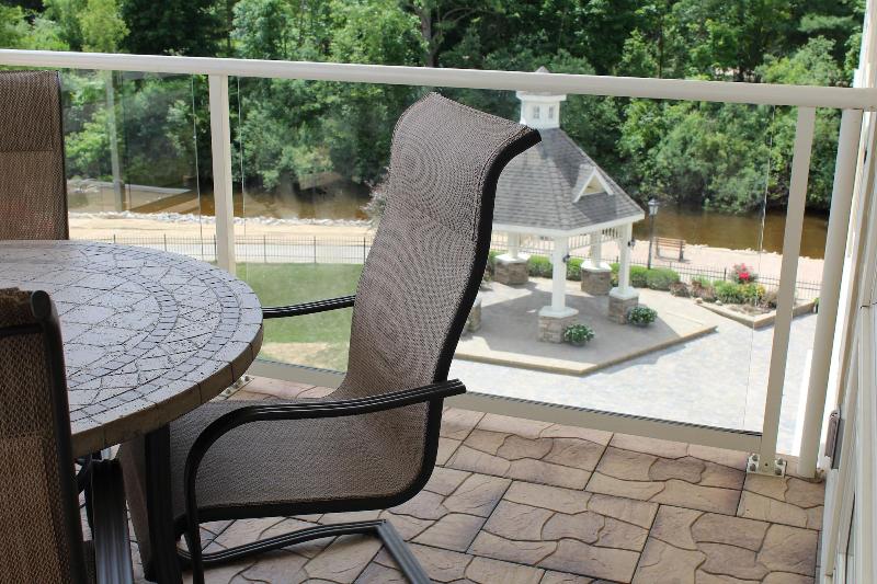Riverwalk Place Resort & Spa image