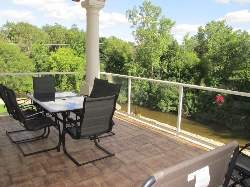 Riverwalk Place Resort & Spa image