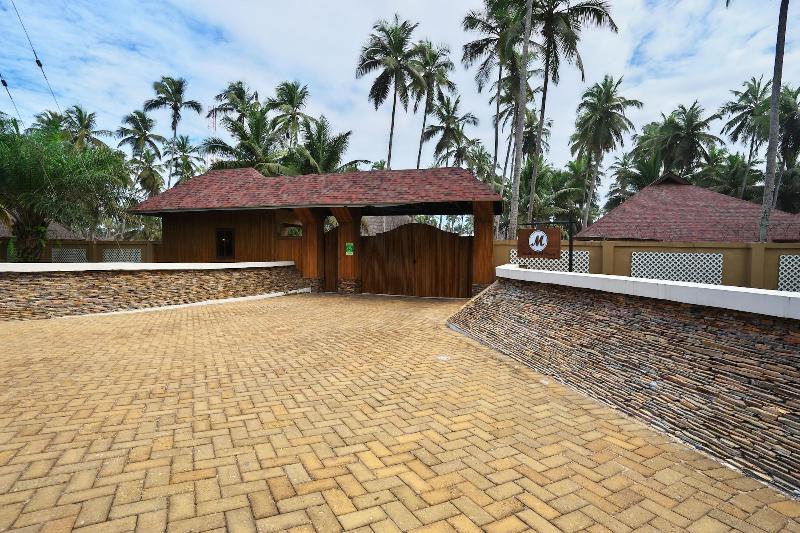 Maaha Beach Resort — general view