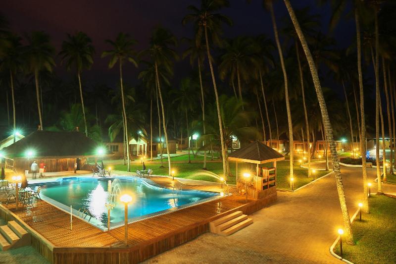 Maaha Beach Resort — exterior view