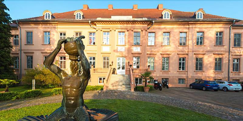 Schlosshotel Rühstädt GARNI image