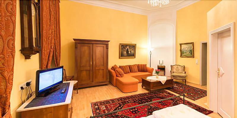 Schlosshotel Rühstädt GARNI image