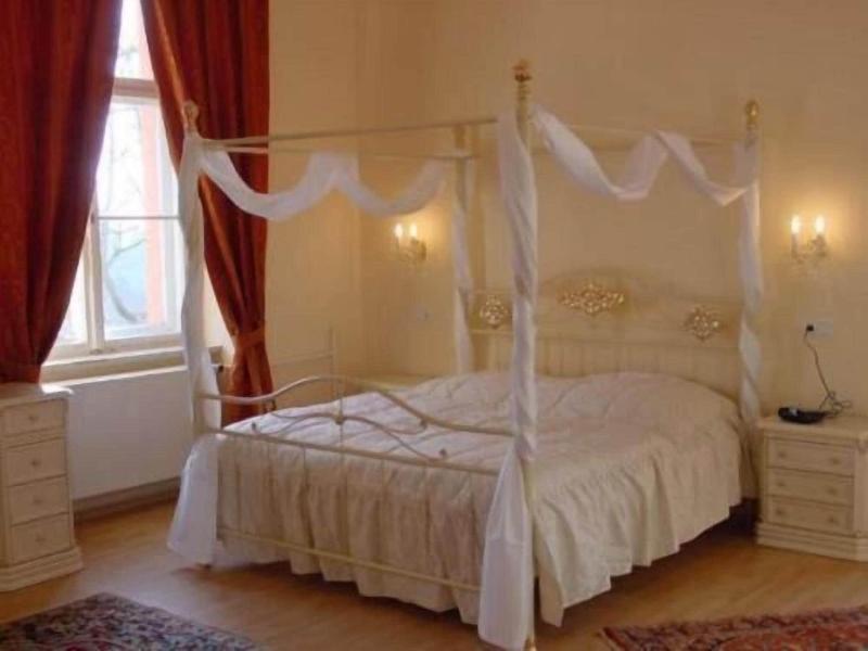 Schlosshotel Rühstädt GARNI image