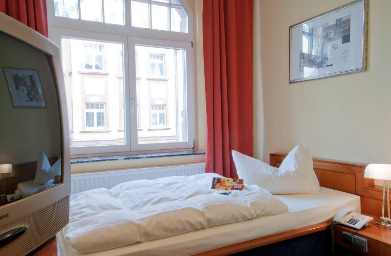 Hotel Deutsches Haus image