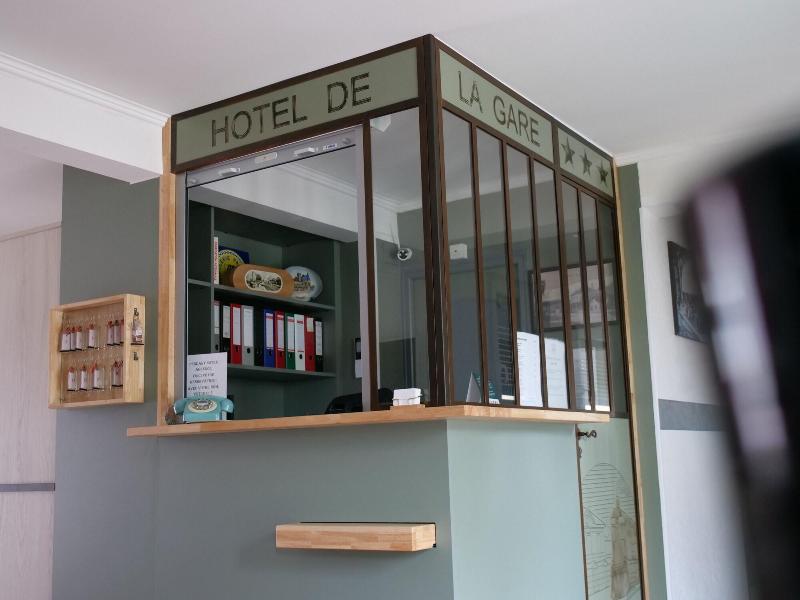 Hotel De La Gare image