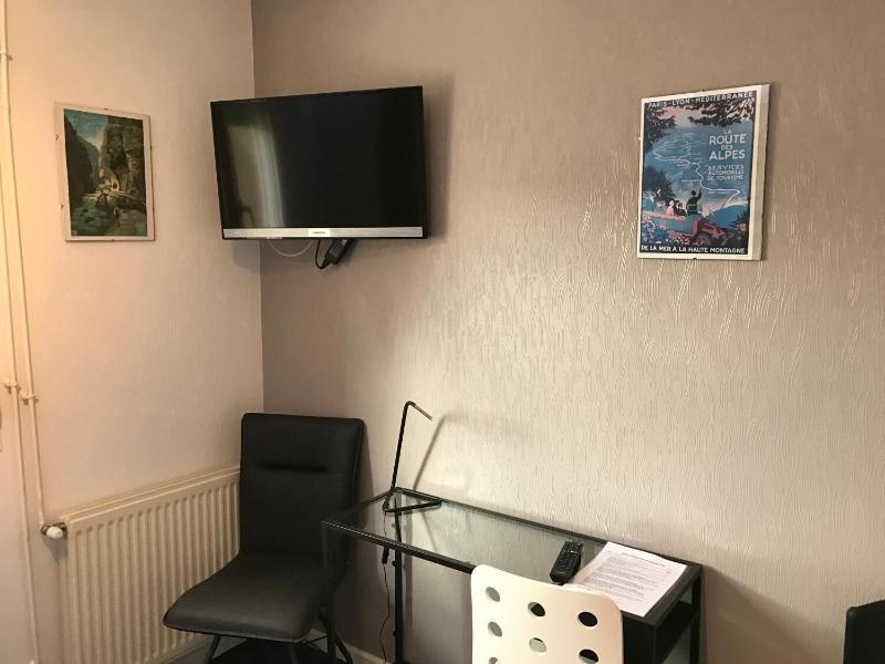 Hotel De La Gare image
