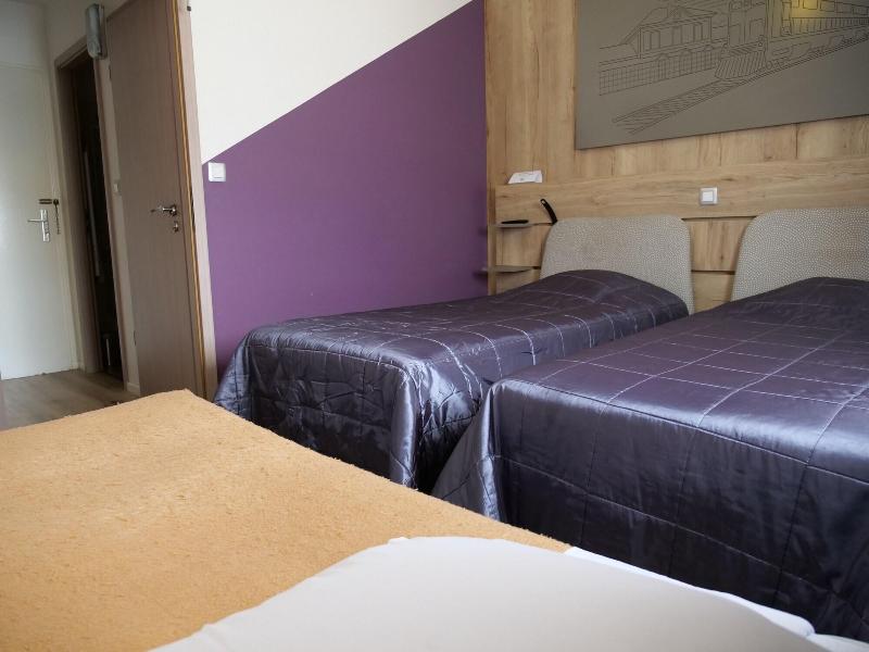Hotel De La Gare image