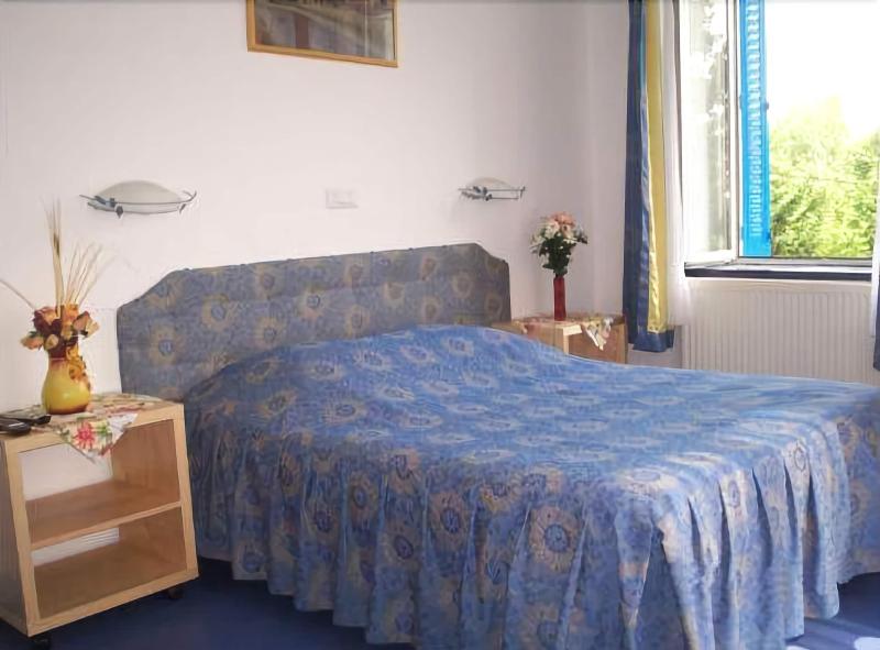 La Table des Bons Pères image