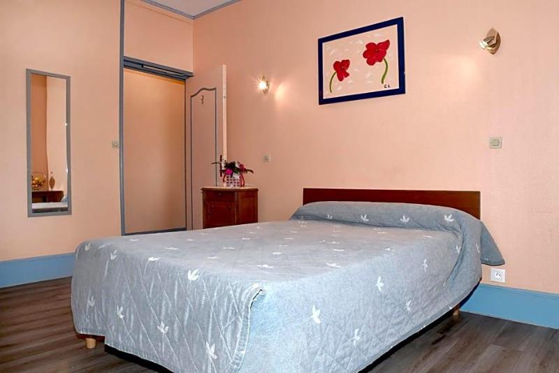 Hotel De La Gare image