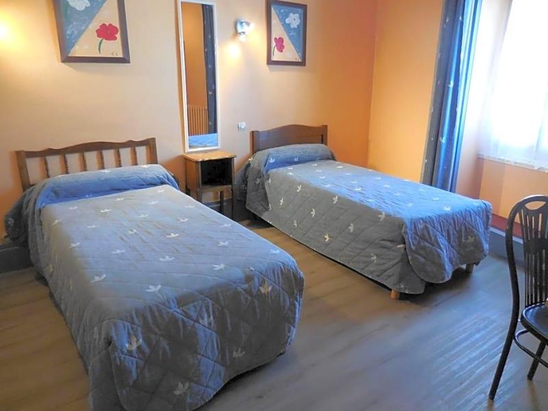 Hotel De La Gare image