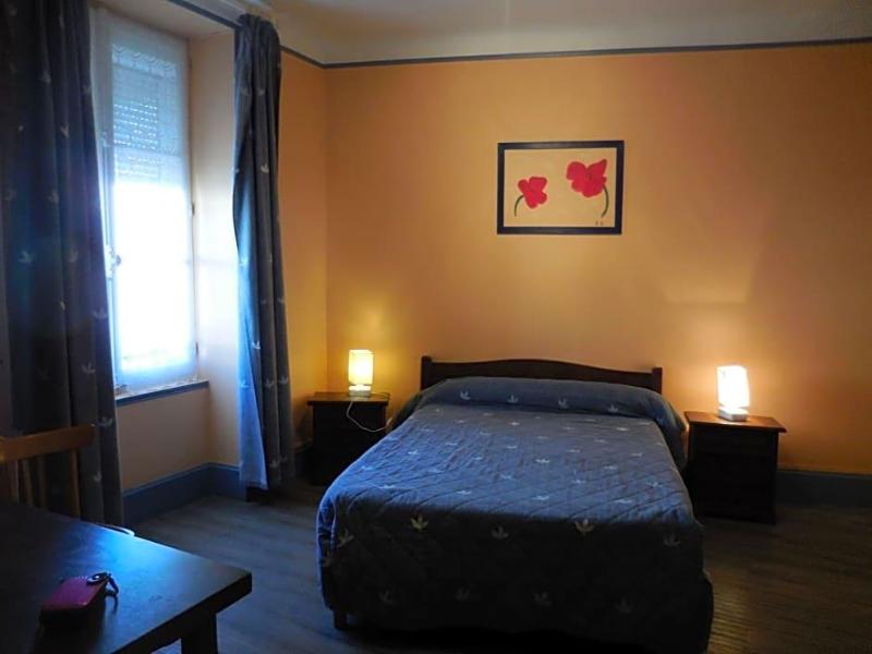 Hotel De La Gare image