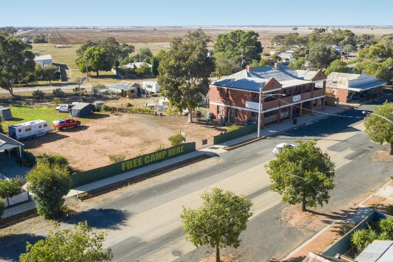 Kaneira Hotel