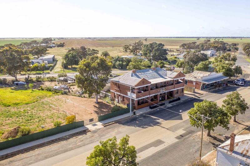 Kaneira Hotel