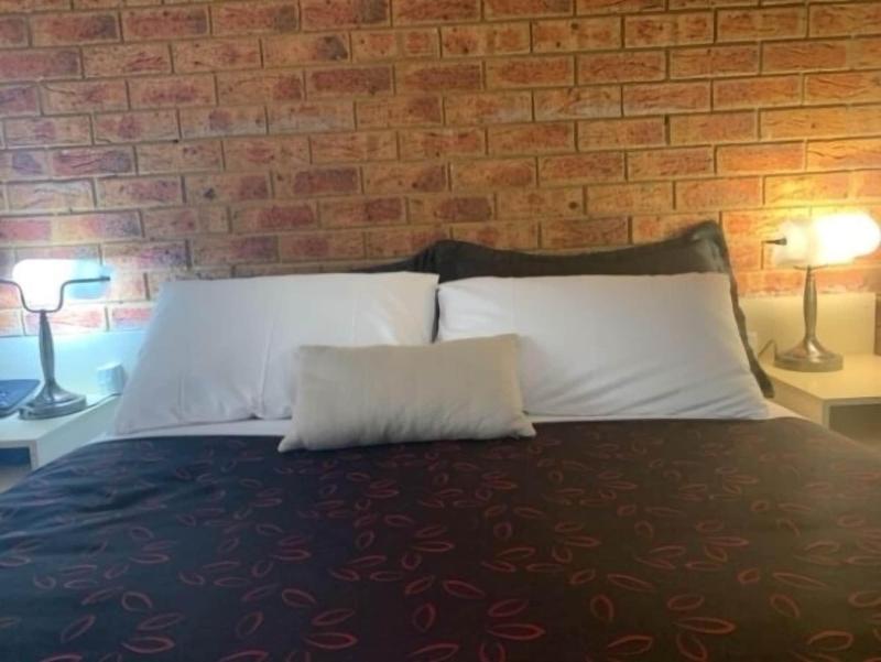 Sugarloaf Motel image