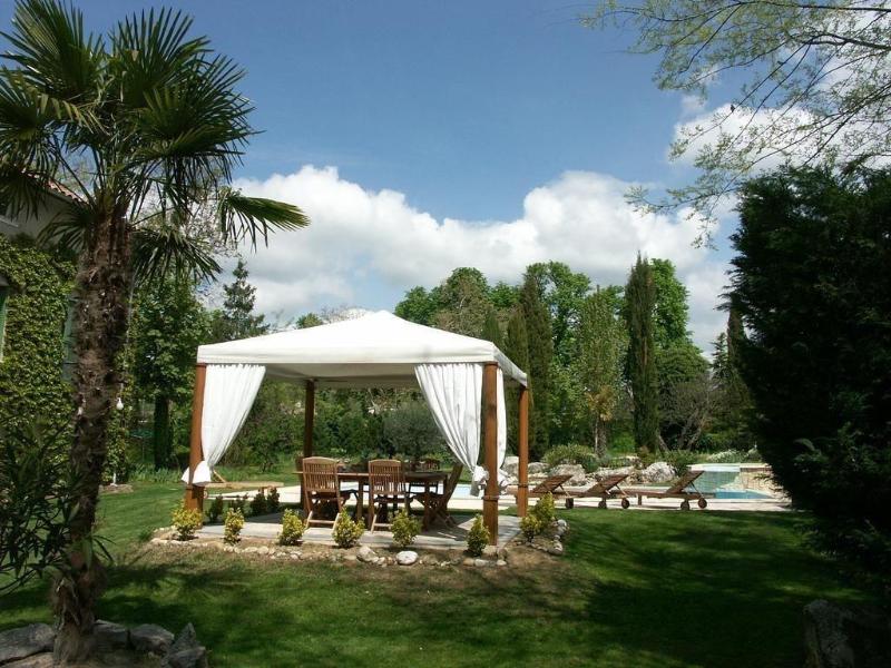 Le Park Des Collines image