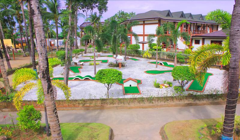 Bakasyunan Resort Zambales image