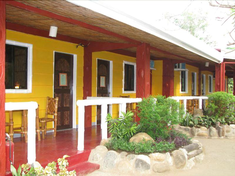 Bakasyunan Resort Zambales image