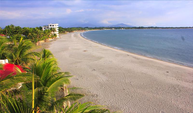 Bakasyunan Resort Zambales image