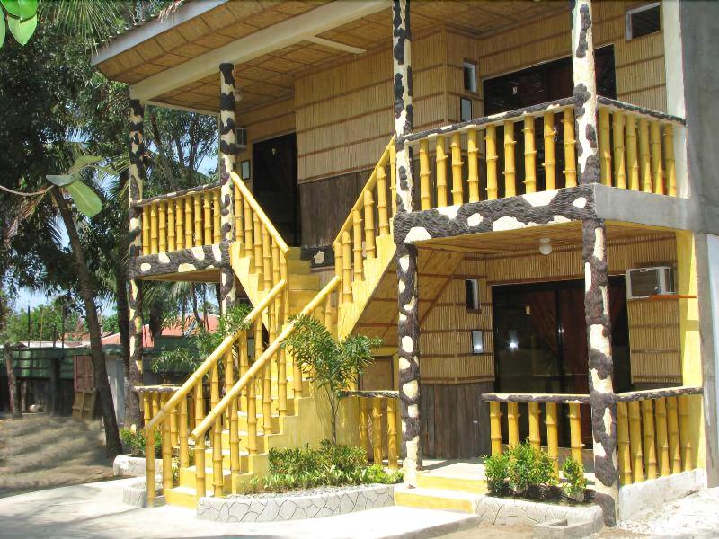 Bakasyunan Resort Zambales image