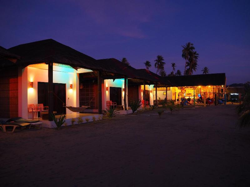 Footprints Beach Resort image