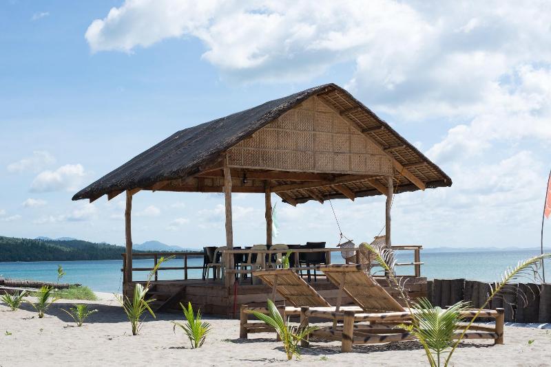 Footprints Beach Resort image