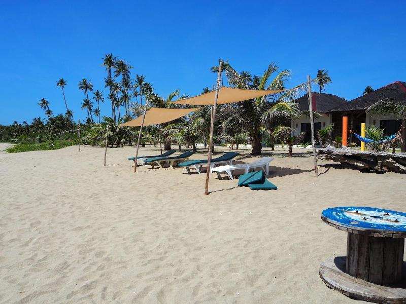 Footprints Beach Resort image