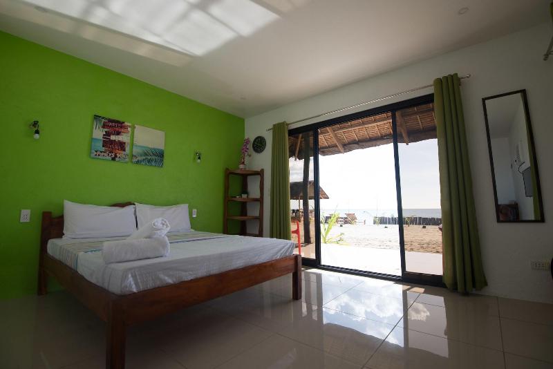 Footprints Beach Resort image
