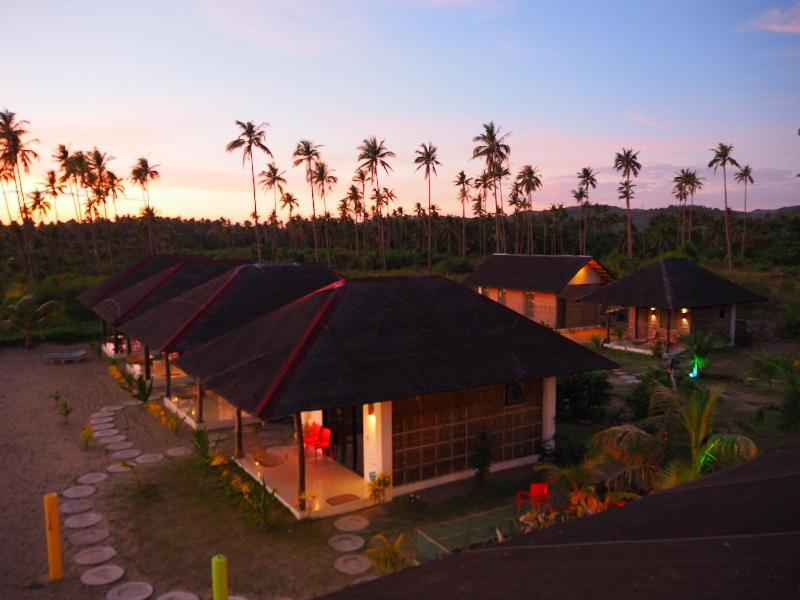 Footprints Beach Resort image