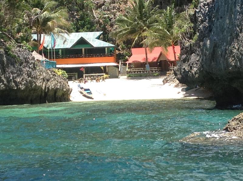 Turtle Cove Island Resort image