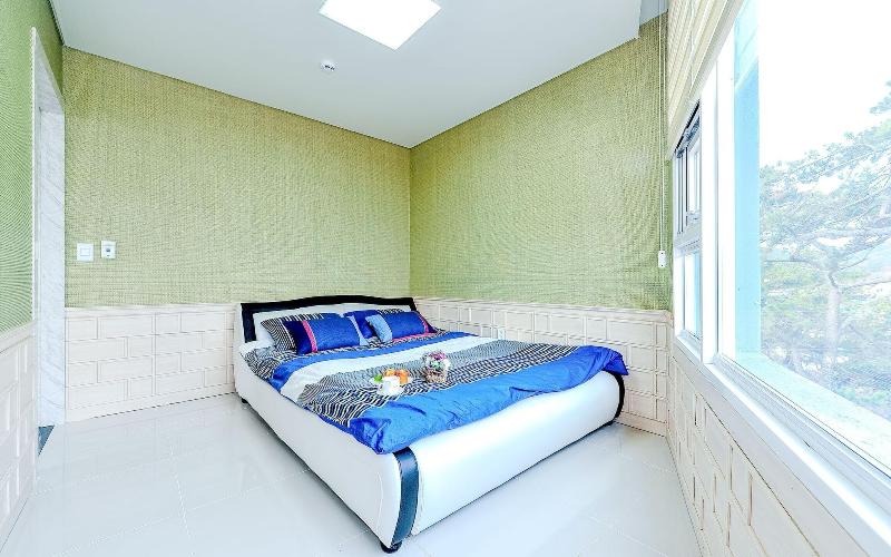 Pohang Pinewave Sea & Spa Pension image